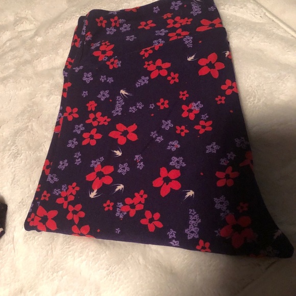 Four (4) pair one-size Lularoe leggings. - Picture 2 of 6